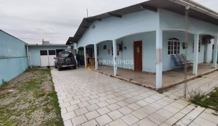 Casa com 4 dormitórios à venda, 156 m² por R$ 600.000 - Centro - Navegantes/SC