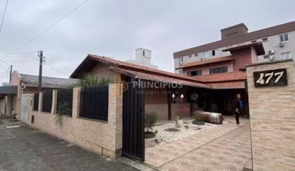 Casa em Centro  -  Navegantes