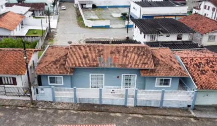 Casa Localizada a 135 metros da Praia Central de Barra Velha