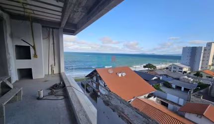 SEU LAR A APENAS 40M DO MAR