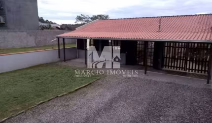Ótima Oportunidade! Casa Aconchegante com Varanda e Espaço Externo