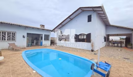 CASA ESPAÇOSA EM BAIRRO EM EXPANSÃO