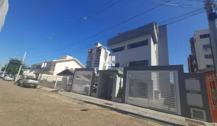 Prédio com 03 Lindos Apartamentos!