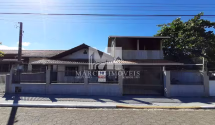 CASA - MORADIA FIXA - RUA PAVIMENTADA