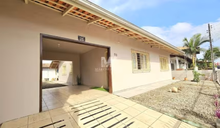 Casa com 3 quartos - Barra Velha