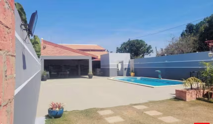 Chácara à venda na divisa de Limeira com Santa Bárbara.