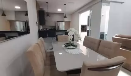 Casa à Venda em Americana com 3 Quartos (1 suíte) 2 vagas de garagem