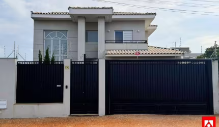 Casa à Venda no Jardim Flamboyant, Santa Bárbara d'Oeste com 3 suítes e piscina.