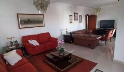 Casa à Venda no Jardim Bela Vista em Americana com 3 suítes e 5 vagas de garagem
