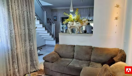 Casa à venda no Jardim das Orquídeas em Santa Bárbara d'Oeste com 2 quartos (1 suíte) e 2 vagas de garagem.