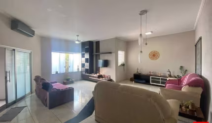Casa à venda no Jardim Ipiranga em Americana