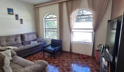 Casa à venda no Jardim Paraíso em Santa Bárbara d'Oeste com 3 quartos (1 suíte) e 3 vagas de garagem