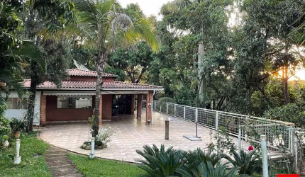 Chácara ampla à venda no Condomínio Vitória em Limeira