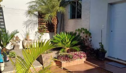 Sobrado à venda no centro de Santa Bárbara d'Oeste com 2 quartos, 2 vagas de garagem e piscina.