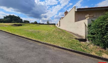 Terreno à venda no Condomínio Riviera Tamborlim em Americana