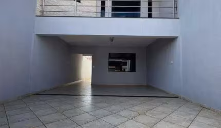 Casa ampla à venda no Parque Novo Mundo em Americana