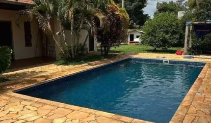 Chácara à venda no Condomínio Portal dos Nobres II em Americana com 3 quartos, (1 suíte) e 4 vagas de garagem