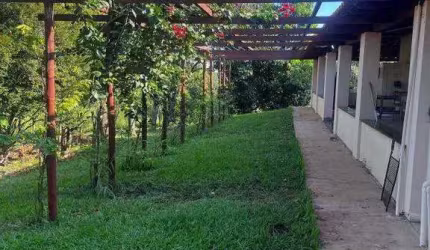 Chácara à Venda na Área Rural em Capivari com 3 Quartos, 3 Banheiros Sociais e Varanda Gourmet