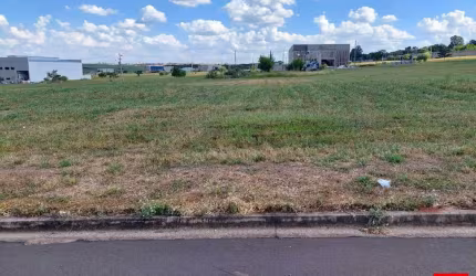Terreno à Venda no Industrial Souza Queiroz em Limeira com 1000 m²