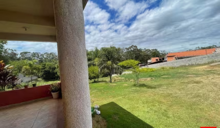 Chácara à venda no Bairro Gleba Califórnia em Santa Bárbara d'Oeste com 2 quartos, sendo 1 banheiro social e 1 vaga de garagem