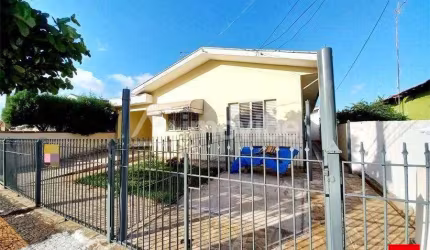 Casa à venda no Bairro Cariobinha em Americana com 5 quartos e 2 vagas de garagem