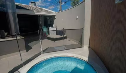 Casa à venda no Parque Novo Mundo em Americana com 2 quartos (1 suíte) e 2 vagas de garagem
