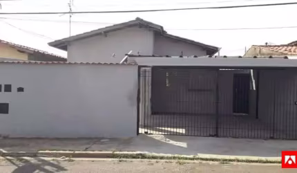 Casa à venda no Jardim Garcia em Campinas com 3 quartos e 3 vagas de garagem