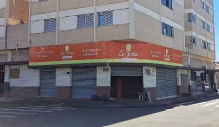 Sala Comercial à venda por R$ 900.000 e locação por R$ 3.900,00 - Centro - Londrina/PR
