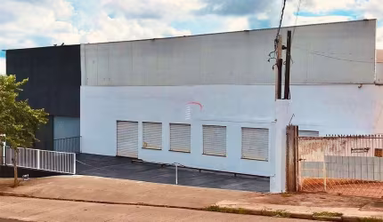 Barracão para locação com 360 m² por R$ 5.500,00 -  Conjunto Parigot de Souza 1, Londrina, PR