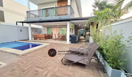 Casa de luxo em condomínio no Camorim, Rio de Janeiro - 4 quartos, 4 suítes, 2 salas, 4 vagas, 350m². Confira!