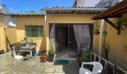 Casa para venda tem 250 metros quadrados com 3 quartos em Ipsep - Recife - PE