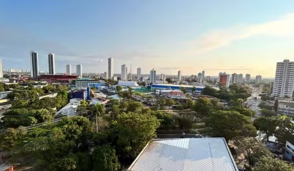 Apartamento para venda tem 200 metros quadrados com 4 quartos em Madalena - Recife - PE