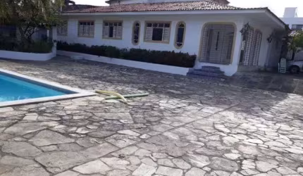 Casa para venda rm Candeias tem 560m² com 6 quartos