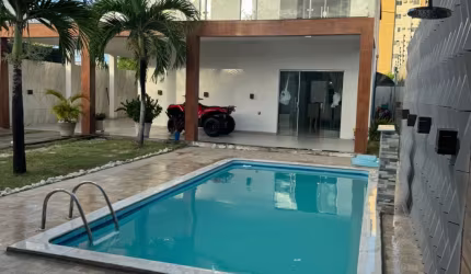 Casa no bairro de candeias