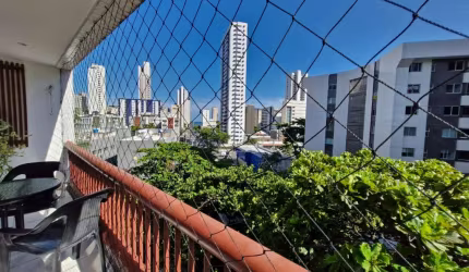 Apartamento em Boa Viagem | 115m² | 3 quartos + dep. | varanda | perto do Col. Santa Maria