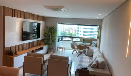 Apartamento REFORMADO | 130m² | 4 quartos - 2 suítes | em PARNAMIRIM - - Recife