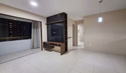 Apartamento na Madalena | 61m² | 2 quartos | REFORMADO | VARANDA | andar alto