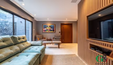 Casa com 3 quartos à venda na Avenida Piassanguaba, 571, Planalto Paulista, São Paulo por R$ 2.300.000