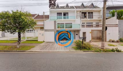 SOBRADO NO MERCÊS COM 380M2 DE ÁREA ÚTIL E 4 VAGAS DE GARAGEM.