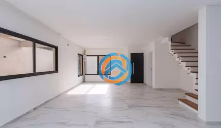 Sobrado com 3 dormitórios à venda, 145 m² por R$ 899.900,00 - Uberaba - Curitiba/PR