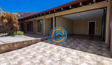 Casa com 4 dormitórios à venda, 180 m² por R$ 1.440.000,00 - Boa Vista - Curitiba/PR