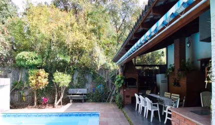 Sobrado com 4 quartos à venda em Jardim Leonor - SP