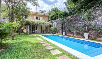 Casa com 4 quartos à venda ou para locação em Campo Belo - SP