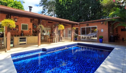 Casa térrea com 4 quartos à venda em Jardim Petrópolis - SP