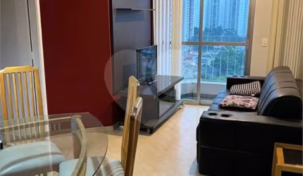 Apartamento com 3 quartos à venda em Vila Isa - SP