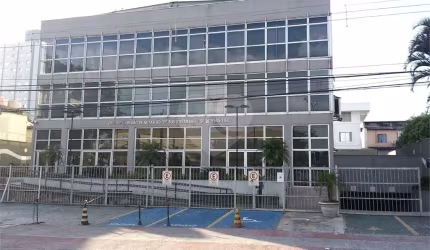 Prédio inteiro à venda ou para locação em Santo Amaro - SP