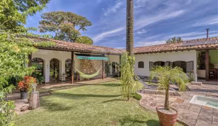 Casa térrea com 4 quartos à venda em Santo Amaro - SP