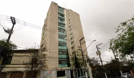 Prédio inteiro à venda em Santo Amaro - SP
