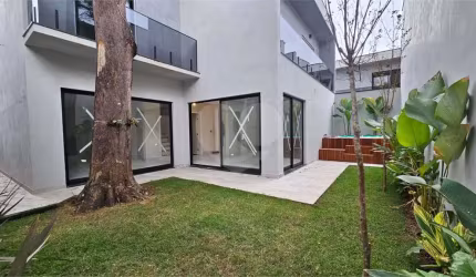 Condomínio com 4 quartos à venda em Jardim Petrópolis - SP