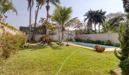 Casa com 5 quartos à venda ou para locação em Interlagos - SP